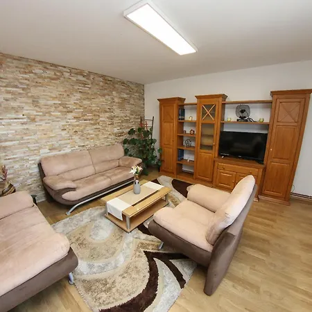 Golden View Skenderija Apartment's - Free Parking Διαμέρισμα *