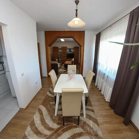 Golden View Skenderija Apartment's - Free Parking Διαμέρισμα *