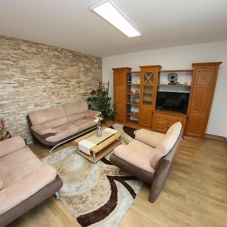 Golden View Skenderija Apartment's - Free Parking Διαμέρισμα *